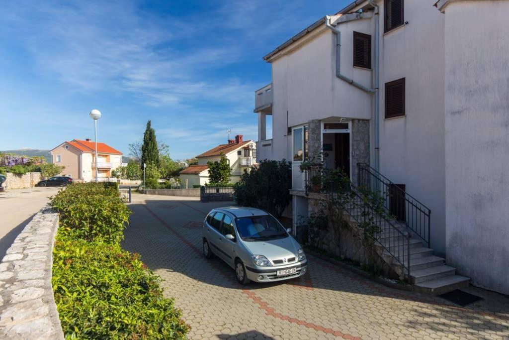 Apartment With Terace And Sea View Marica Krk Town Bagian luar foto