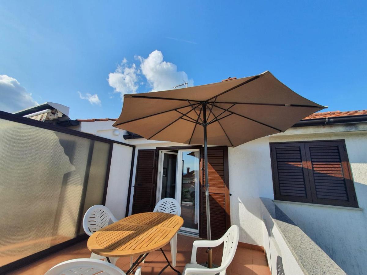Apartment With Terace And Sea View Marica Krk Town Bagian luar foto